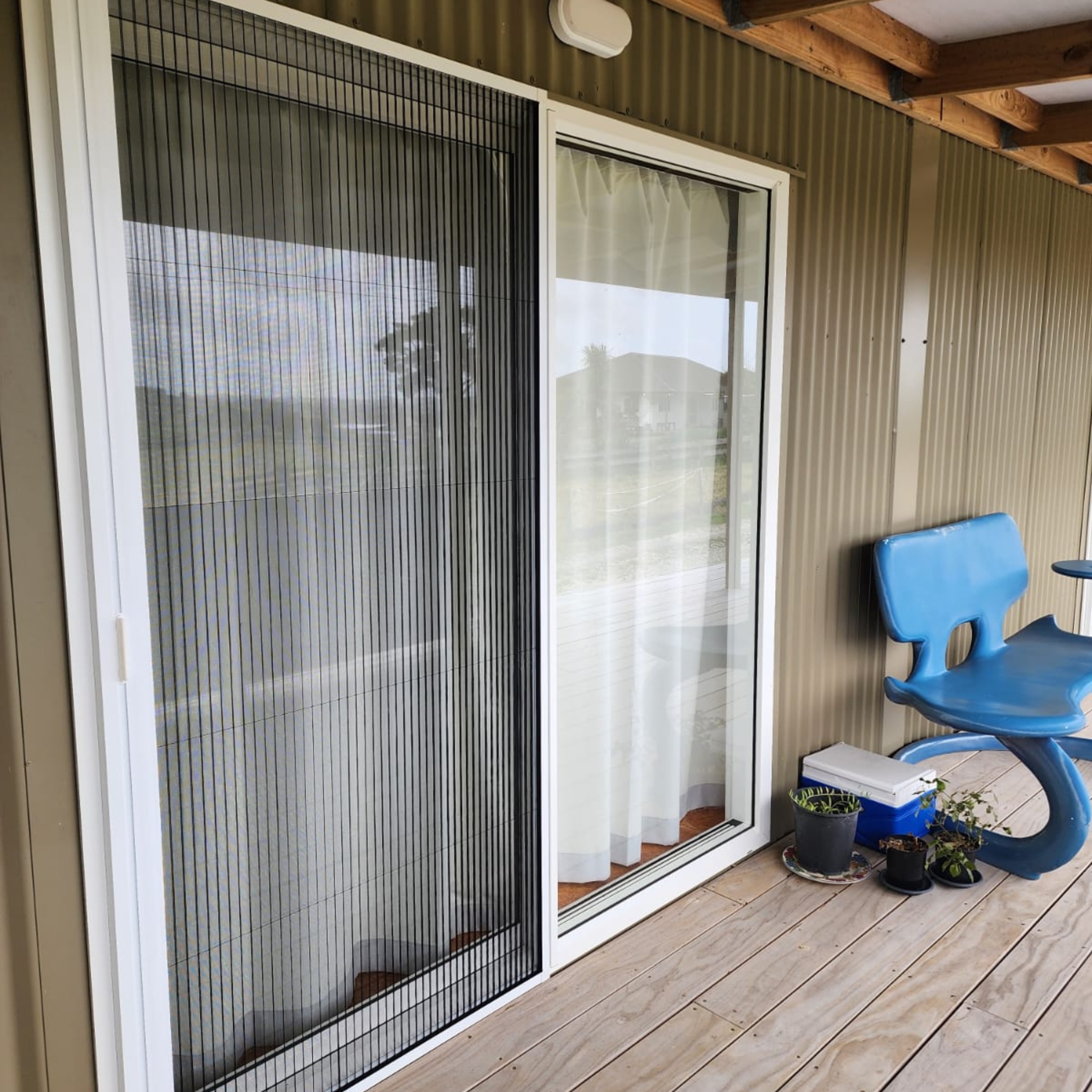 Insect Protection with the Detachable Pleated Screen – additional photo 3