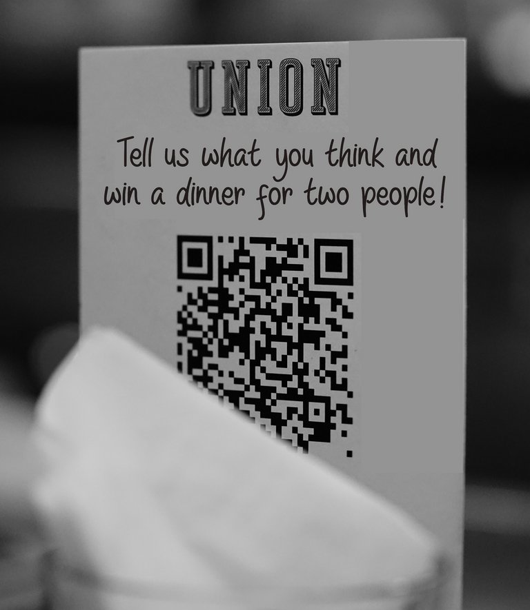 Aufforderung zum Kundenfeedback mit einem QR-Code