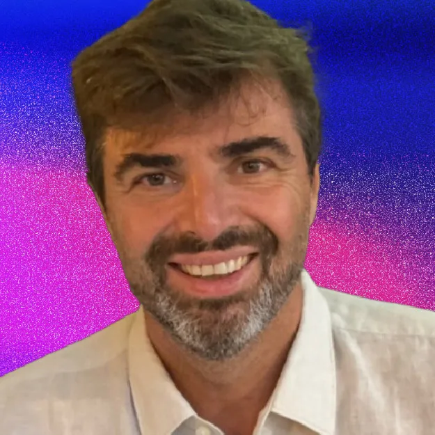 portrait of the head of sales of chargeone
