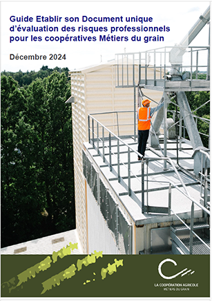 Couverture du guide pour établir le Document unique d’évaluation des risques professionnels en coopératives Métiers du grain, montrant un opérateur sur une plateforme sécurisée