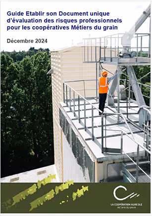 Couverture du guide pour établir le Document unique d’évaluation des risques professionnels en coopératives Métiers du grain, montrant un opérateur sur une plateforme sécurisée