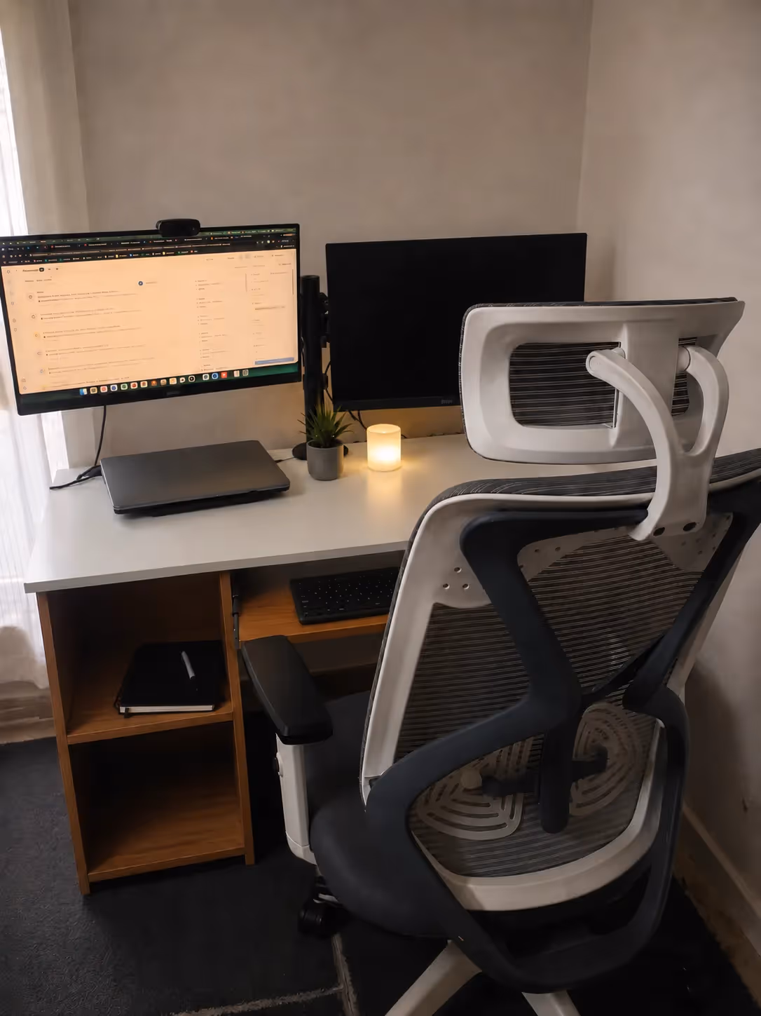 Ergonomic Desk & Chair Setup