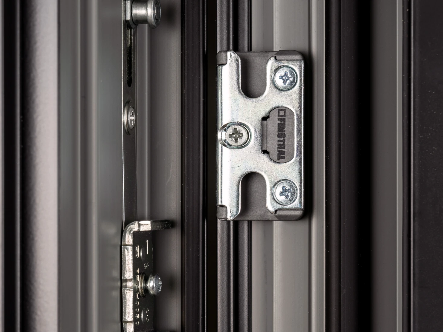 rendere sicura la casa con finestre con kit sicurezza
