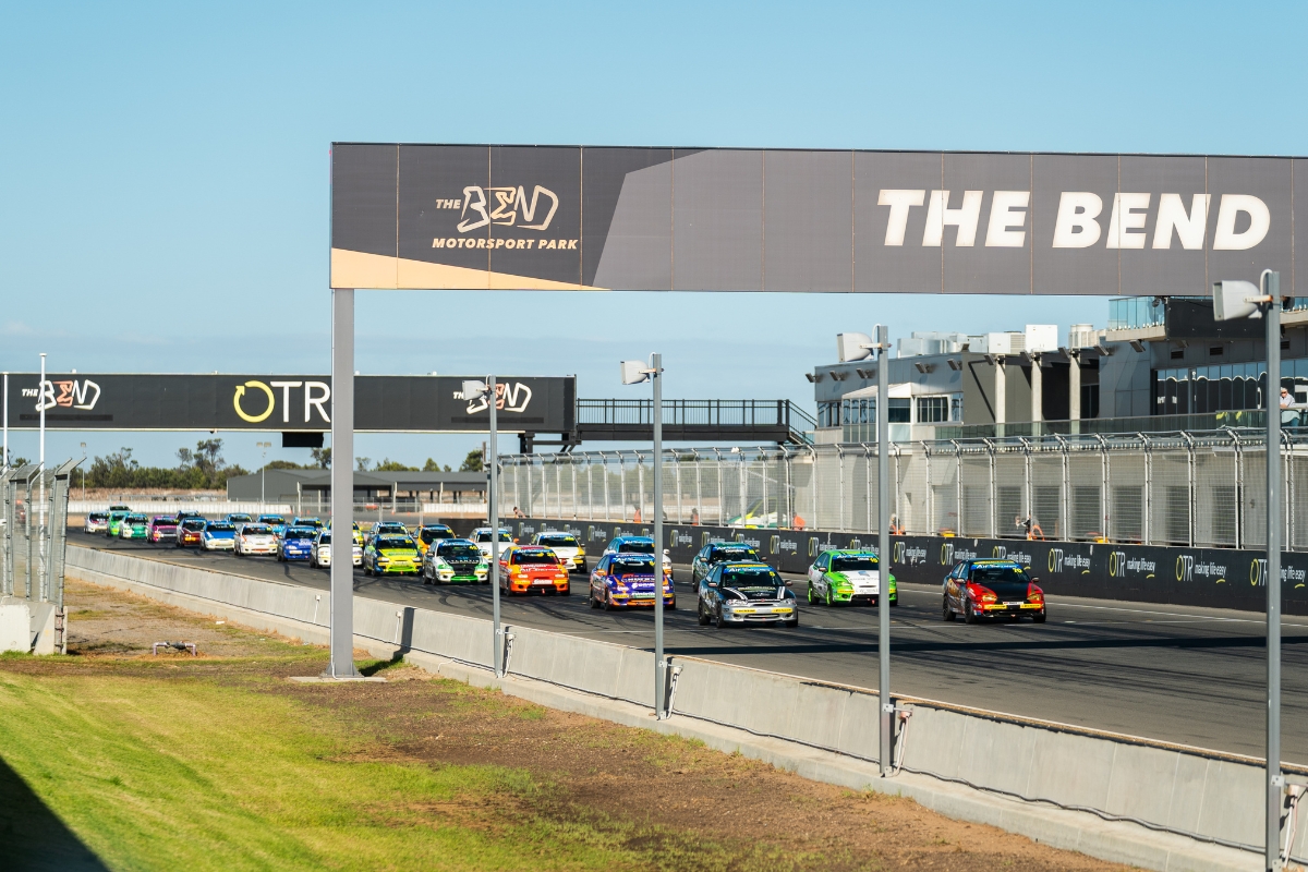 Cars on Track ready to start the race