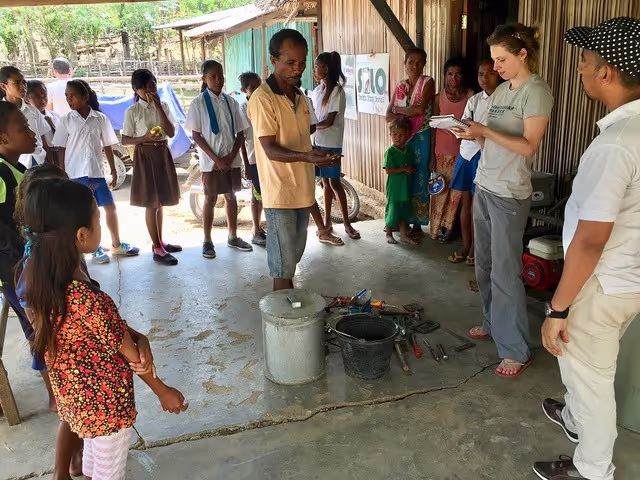 Managing Humanitarian Innovation: the cutting edge of aid