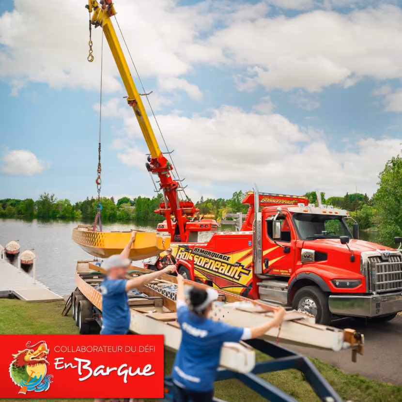 Soulèvement d’un bateau à l’aide d’une remorqueuse