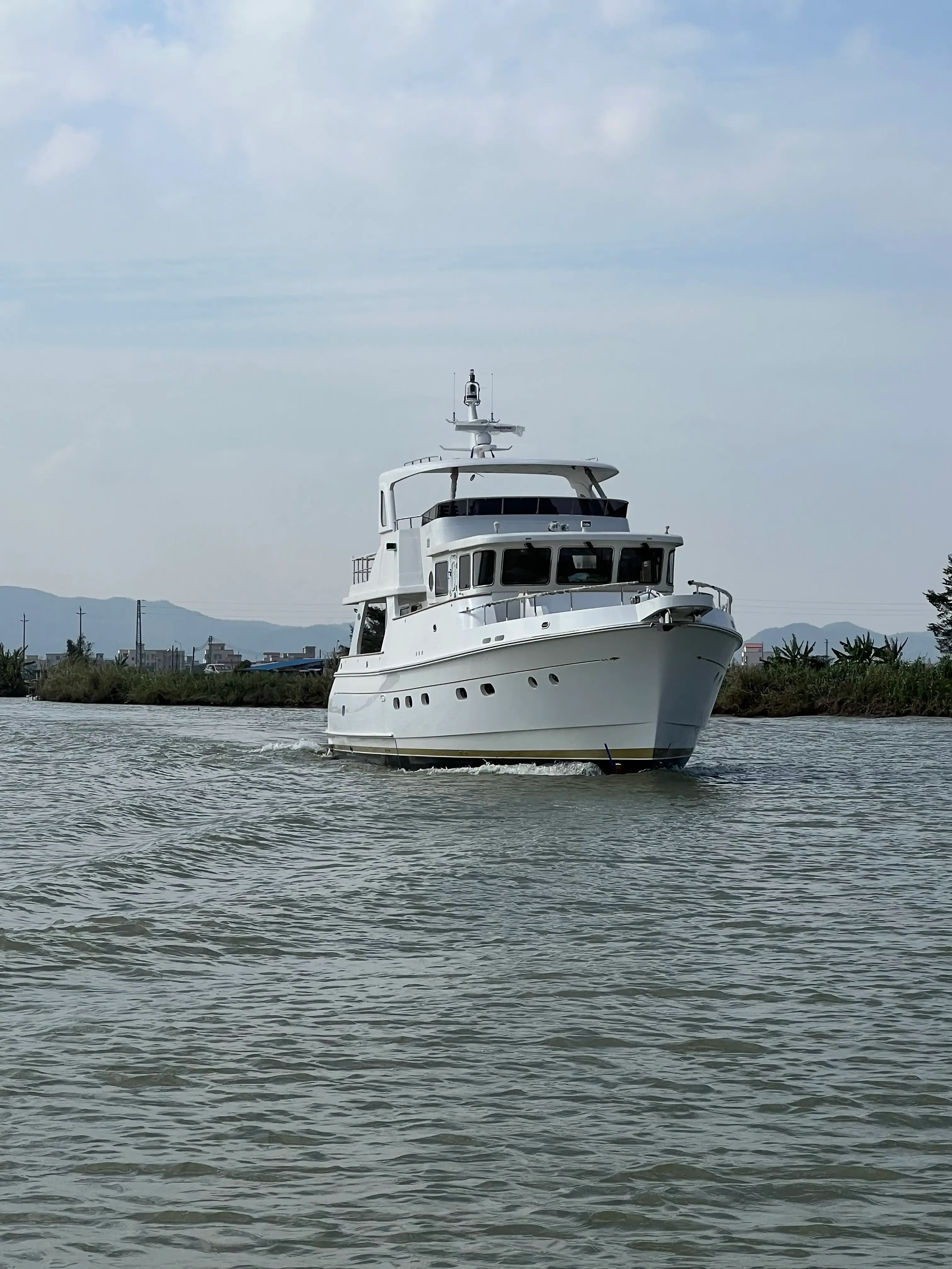 starboard front side of selene classic 62