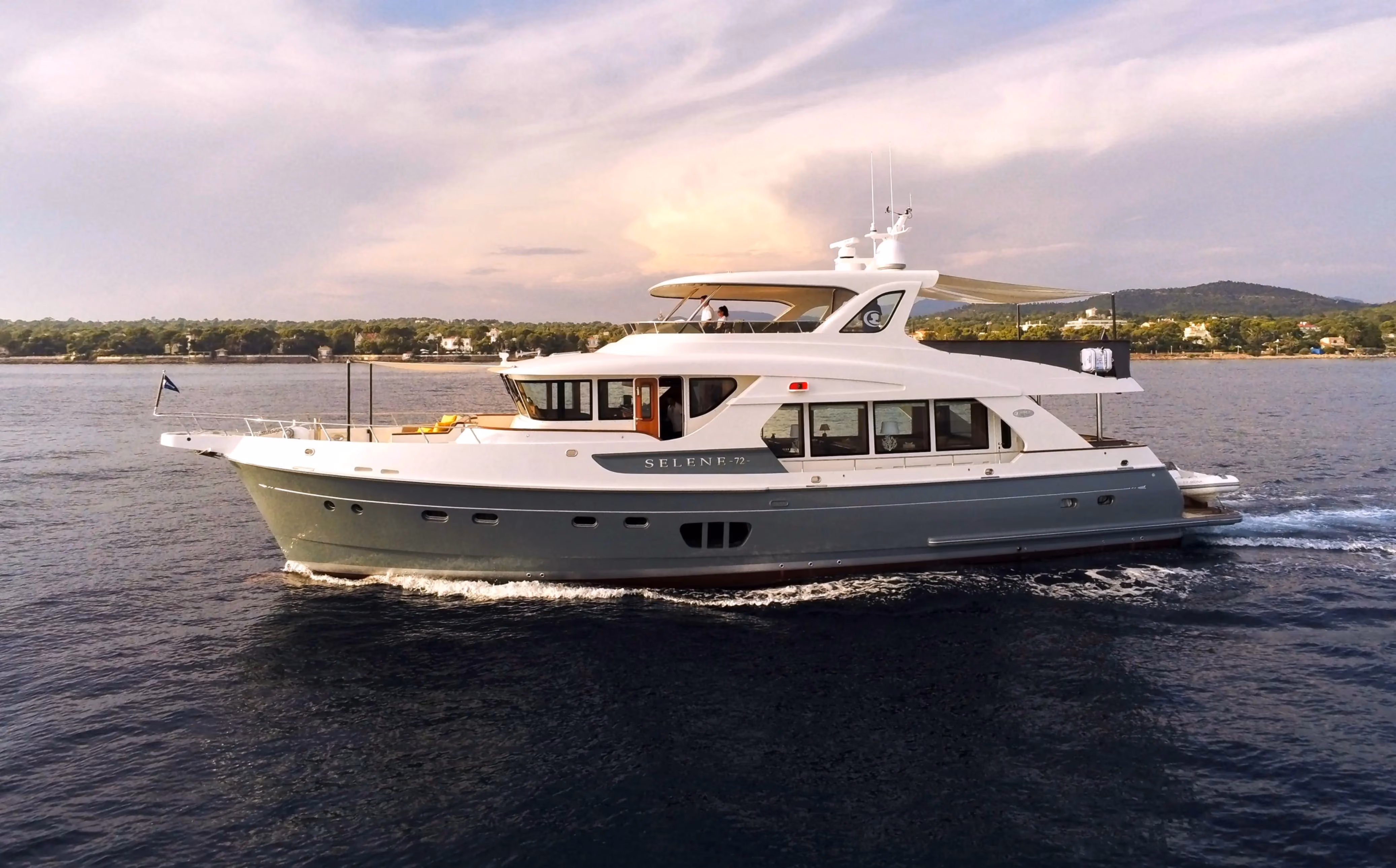 72 Ocean Explorer