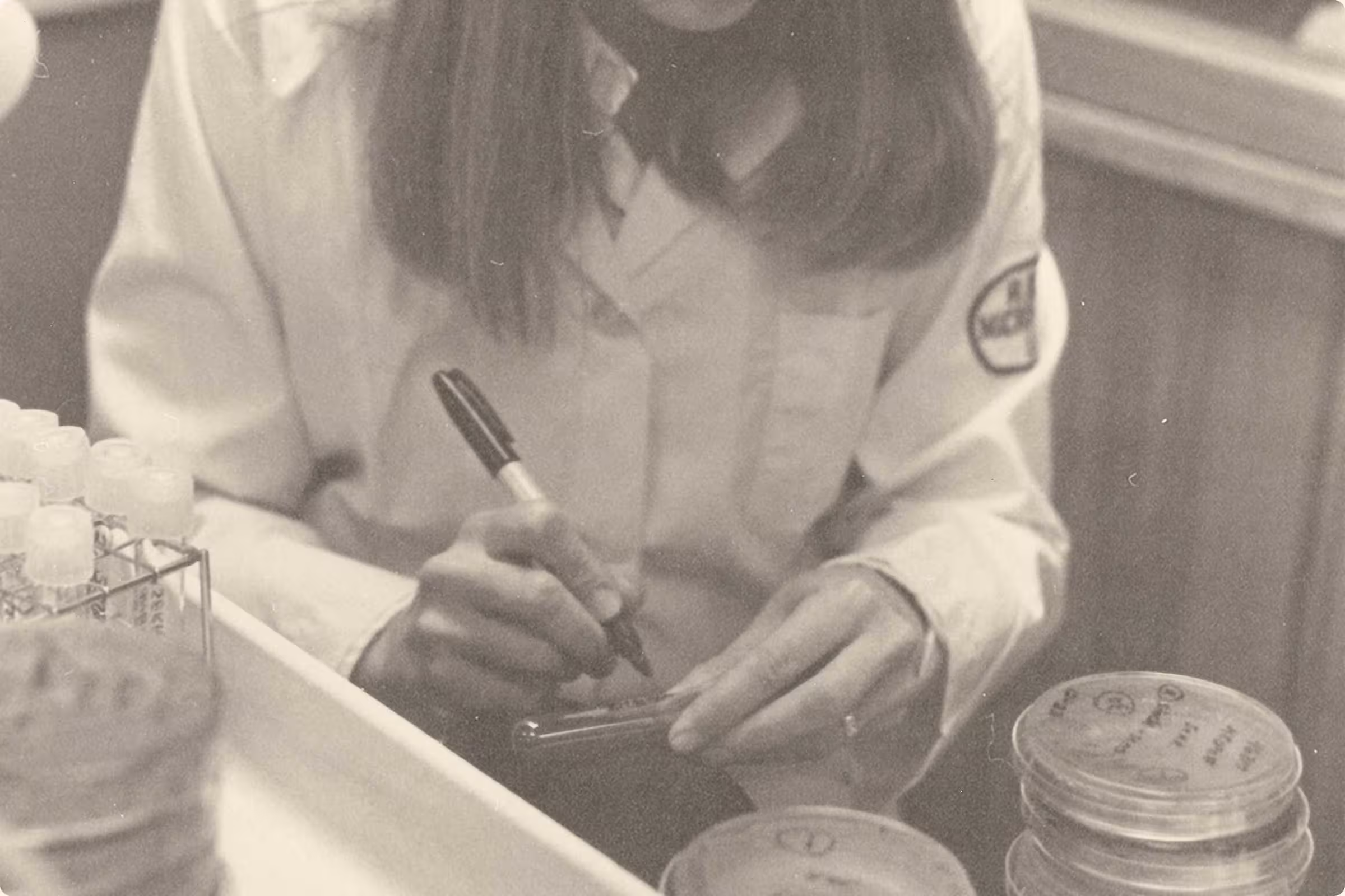 A woman examining Garnerella vs Gonorrhea