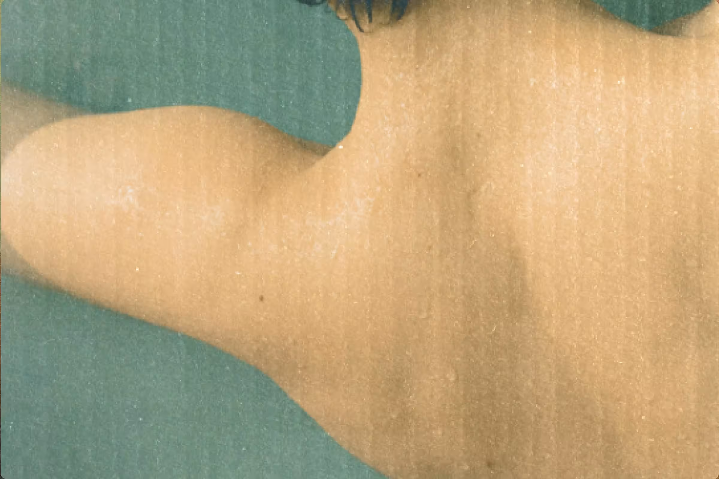 A woman looking thinking about 10 ways to look after vaginal health while taking a bath