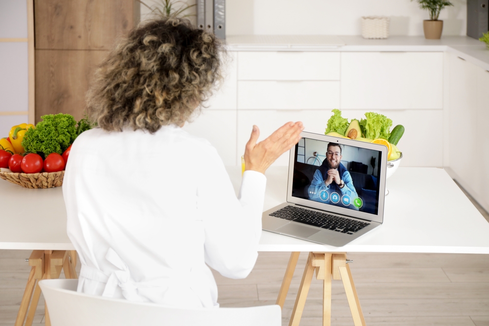Charting software for dietitians and nutritionists: AI vs. standalone scribes