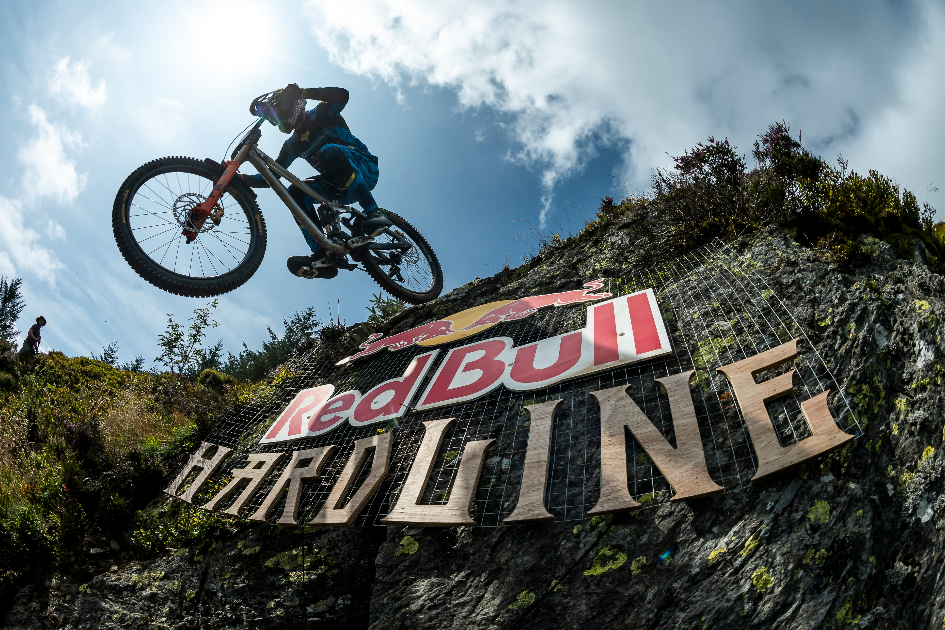 Hardline Chaos - The Send It Daily - 414