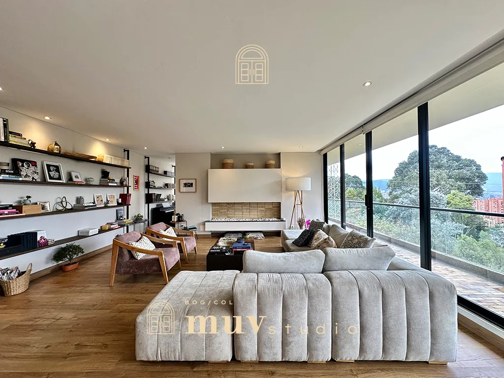 Espectacular e iluminado apartamento en Cerros de Sotileza, con vista verde y amplias terrazas, en venta