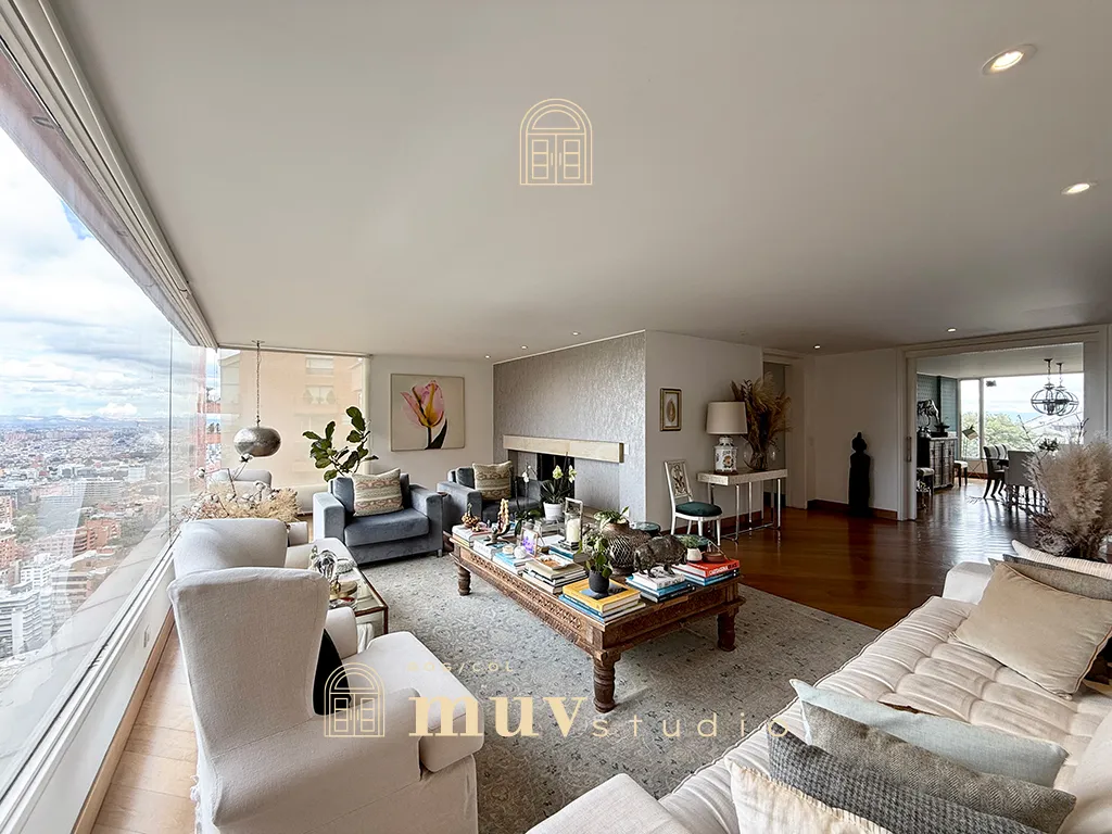 Espectacular apartamento con increíble vista en venta, en edificio construido por el influyente arquitecto Salmona. 