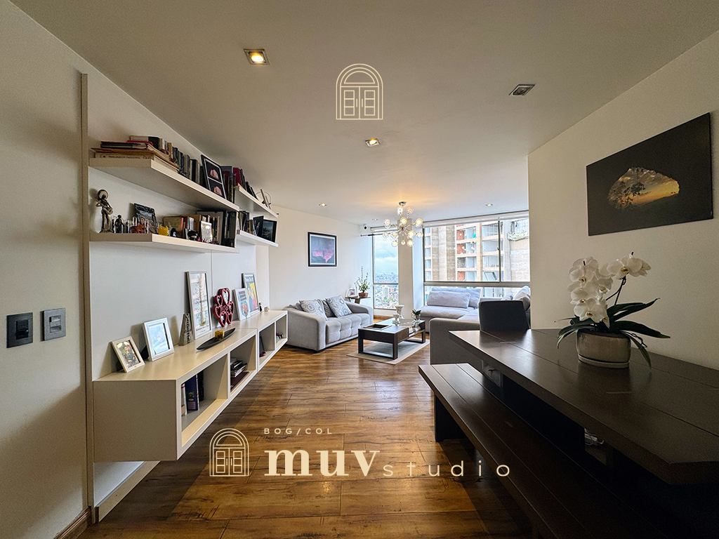 Lindo e iluminado apartamento en El Castillo para venta