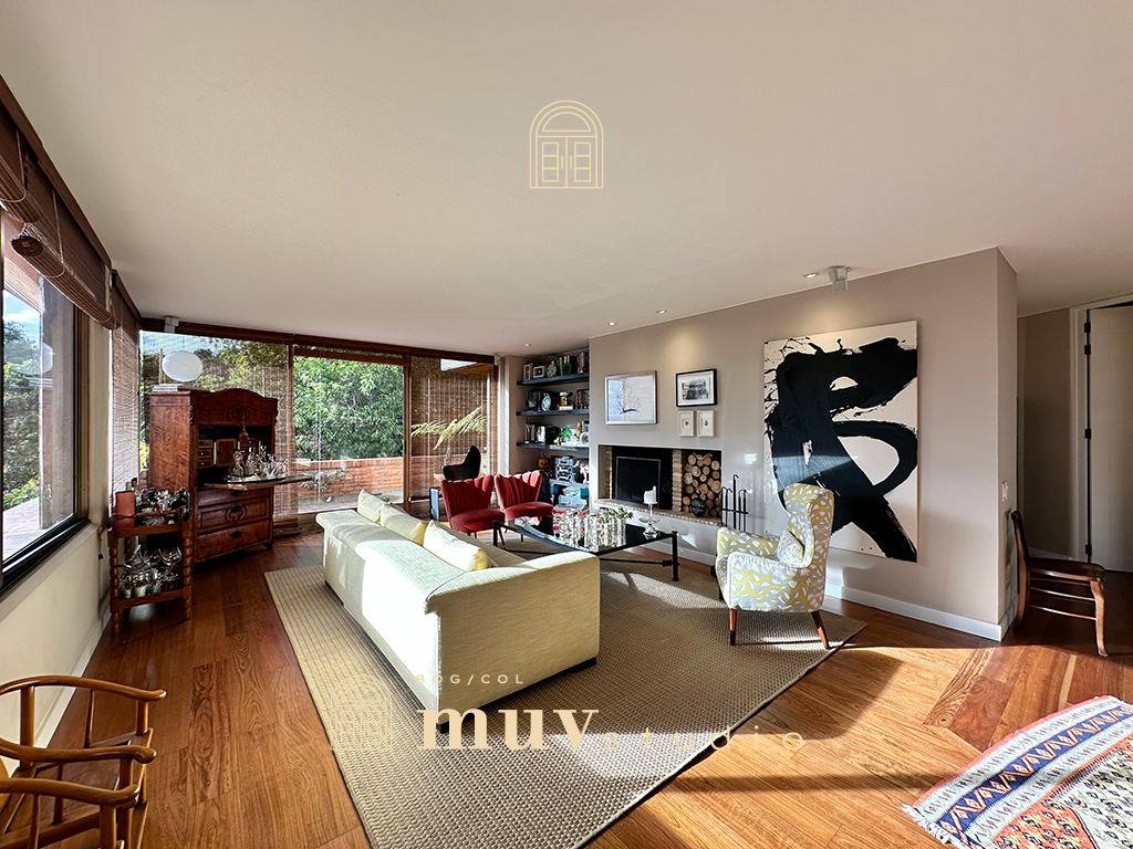 Soñado apartamento en Santa Ana Oriental con jardín y terrazas, espacio y confort, en venta