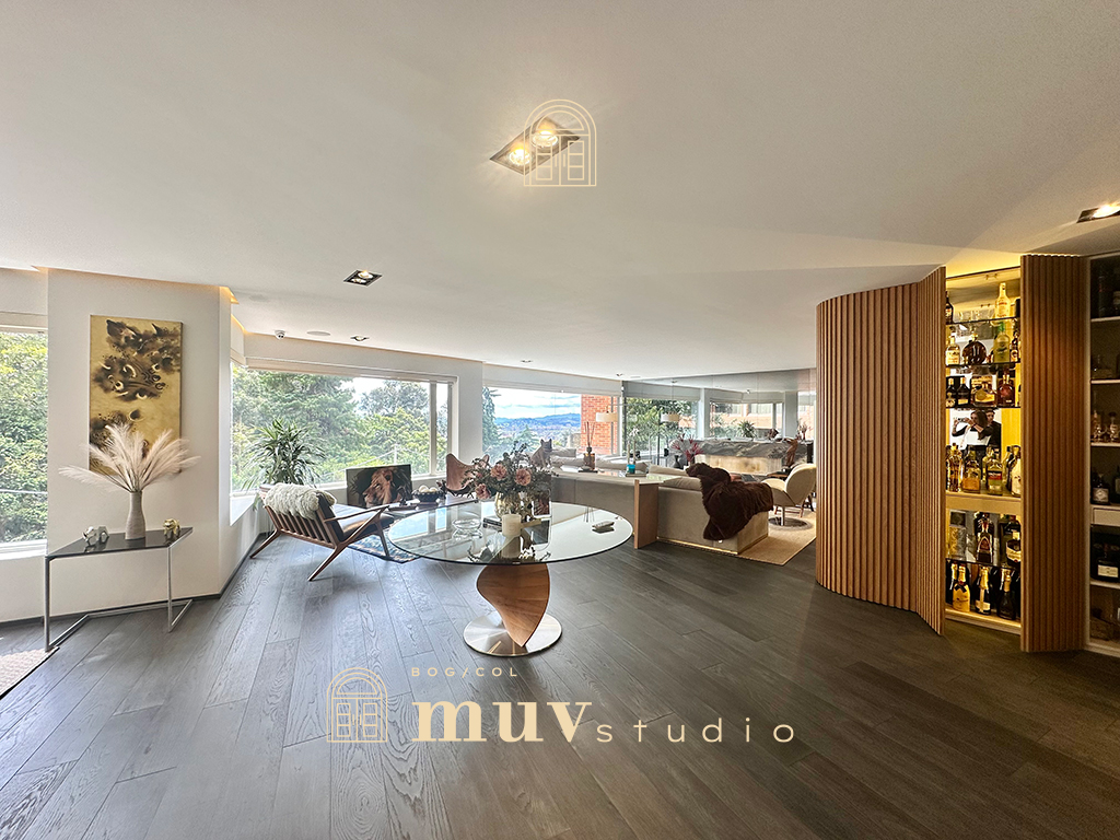 Exclusivo apartamento dúplex ubicado en Seminario, con terraza y jardines en venta