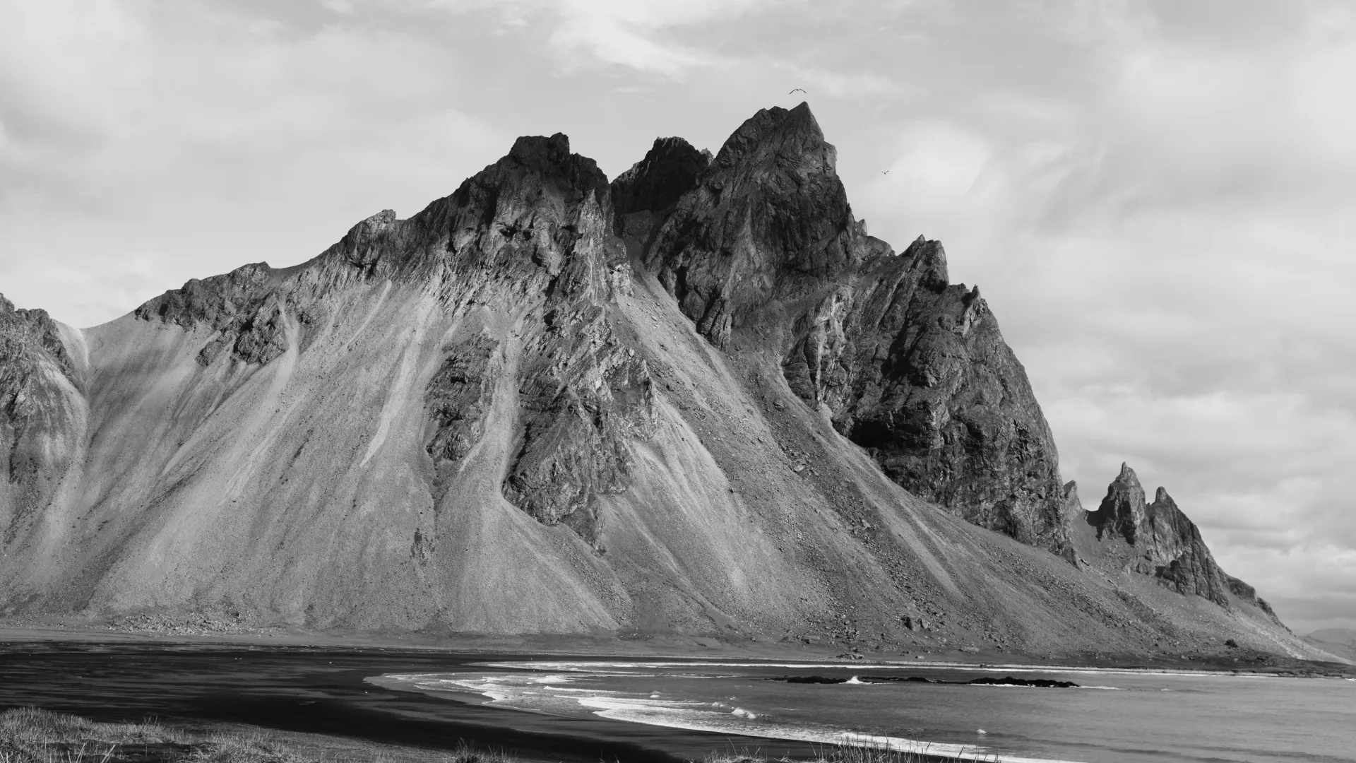 Dramatic Black & White Landscapes Collection