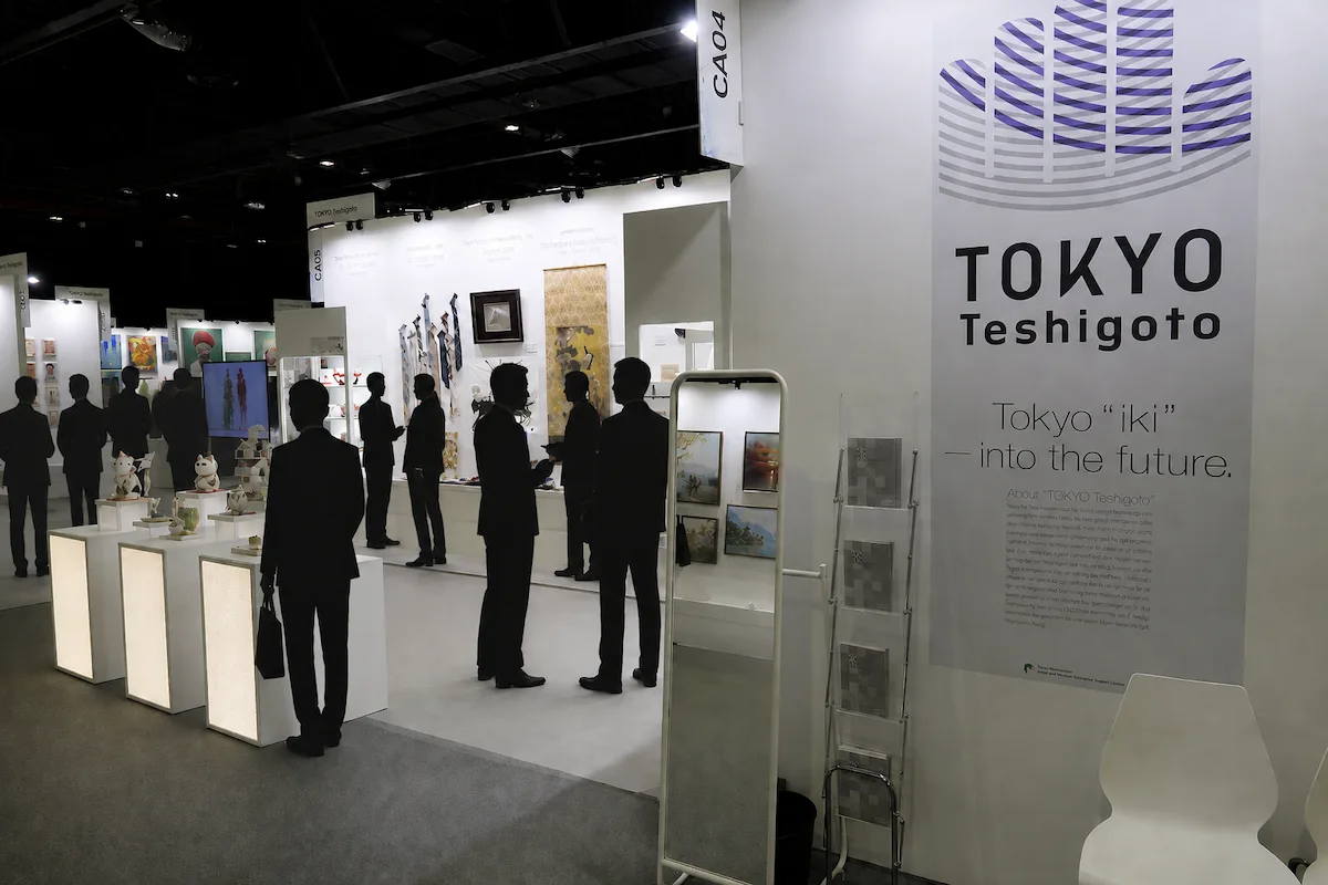 展示会会場の来場者