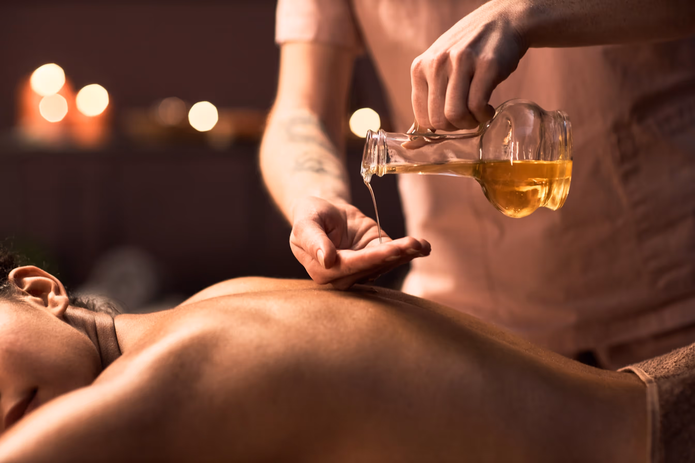 Massage à l'huile chaude