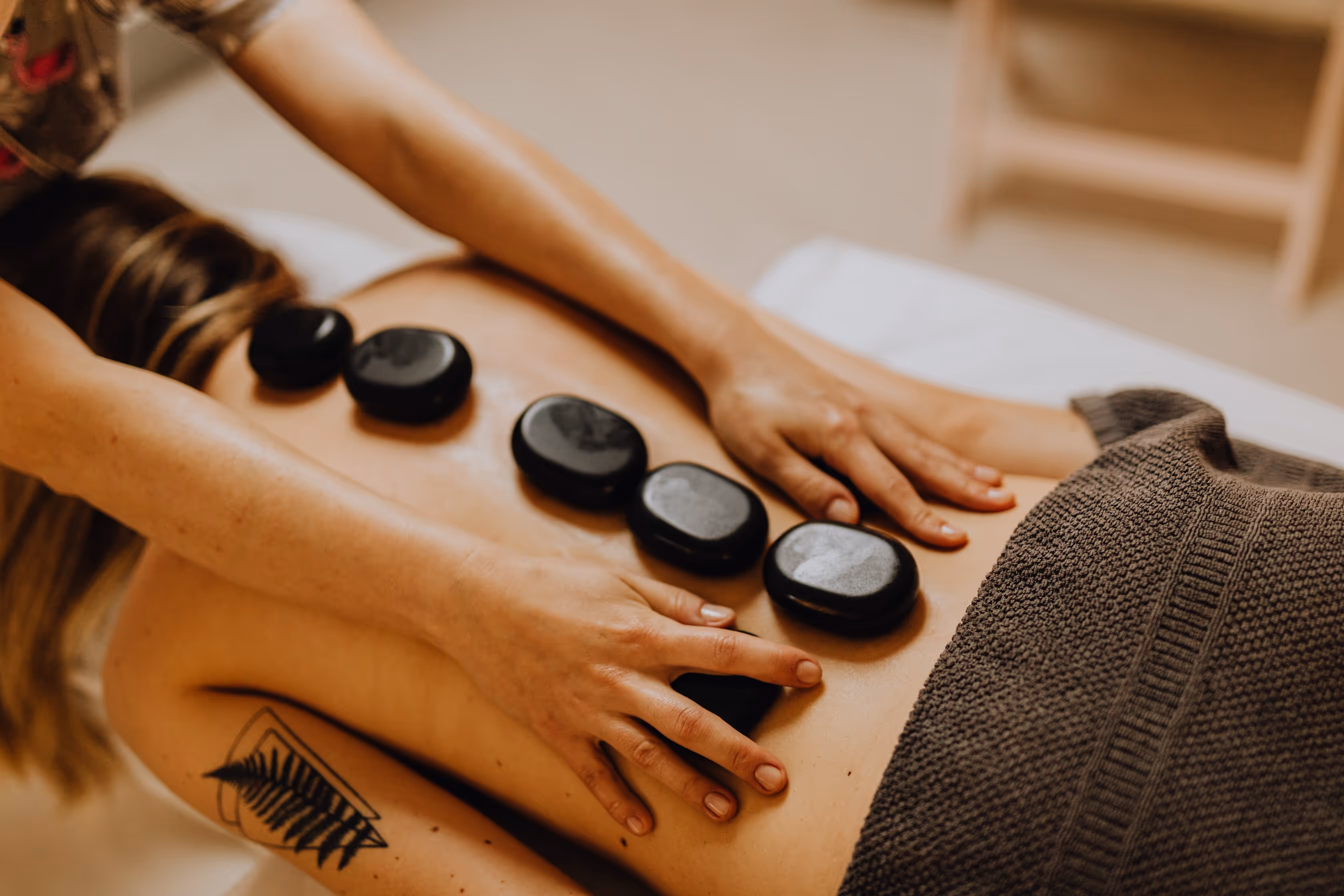 Massage pierre chaude