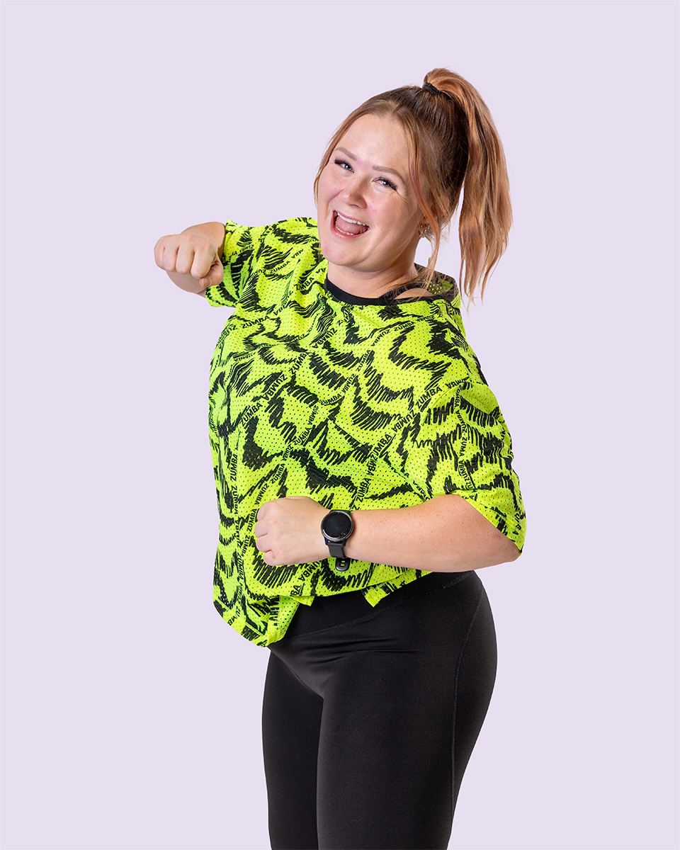 Nainen tanssimassa Reggaetonia Joensuun Tanssikeskus Euforialla.