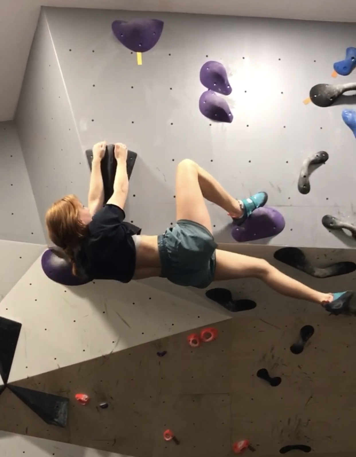 Escaladora en RockTown.