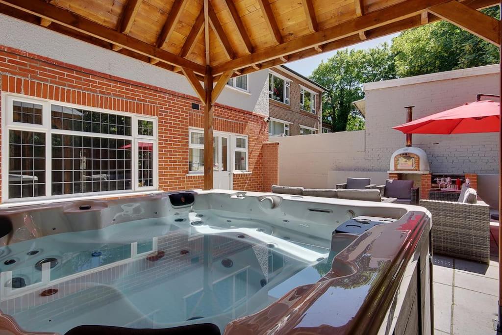 select generation FC accomodation UK