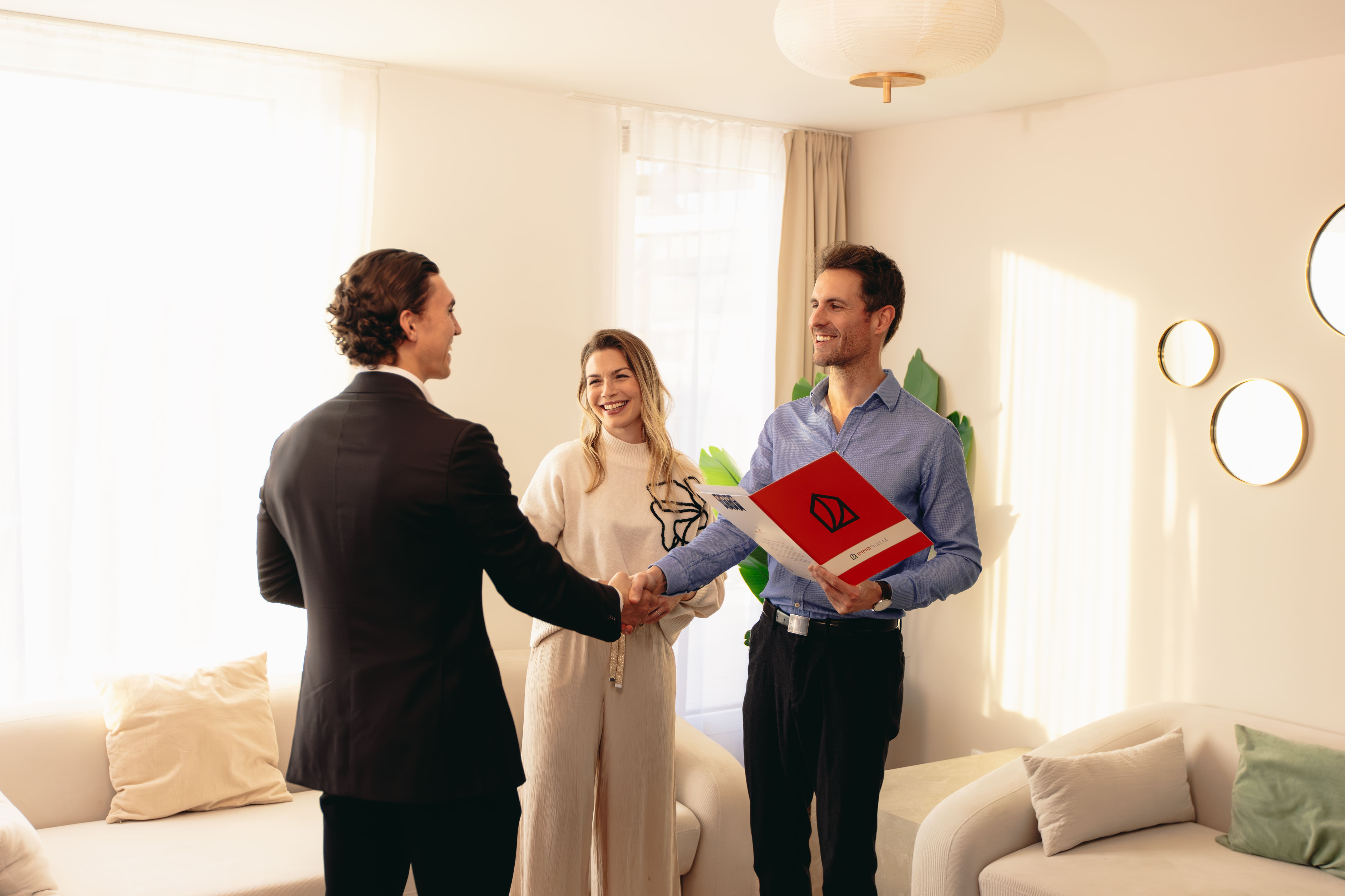 Screenshot of an email in German addressed to Herr Nussbaumer thanking him for his perfect work and expressing appreciation for his engagement and future steps, including a sun emoji and a thank you note with praying hands emoji.