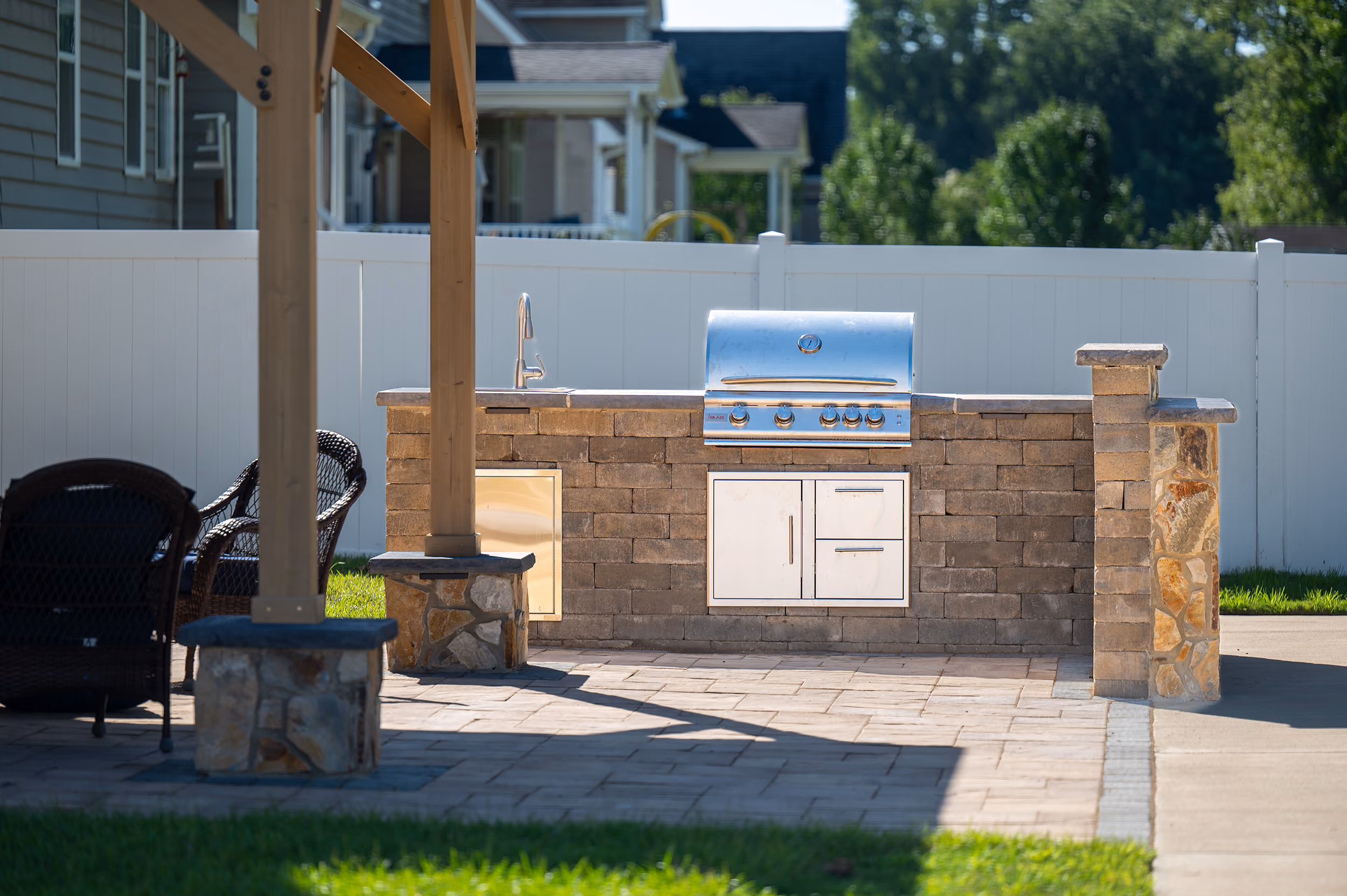 outdoor kitchen