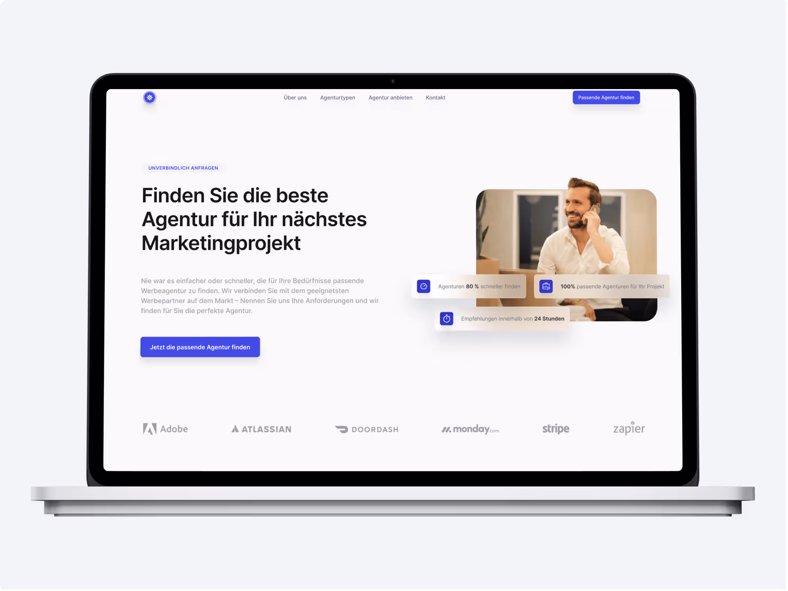  Geöffneter Laptop zeigt eine moderne Website mit dem Titel „Finanzen für die beste Entscheidung deiner Rechtsformwahl“.