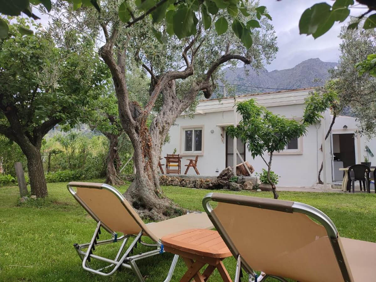 Liostasi Cottage