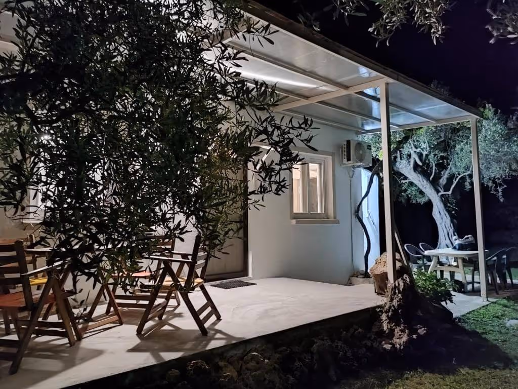 Liostasi Cottage