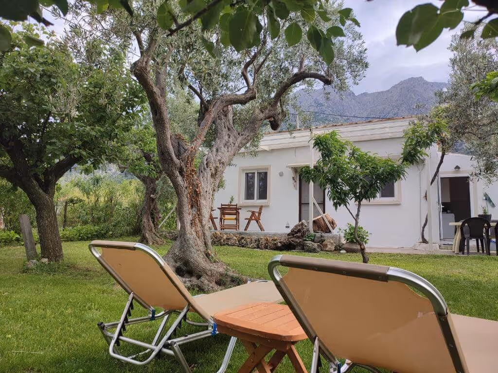 Liostasi Cottage