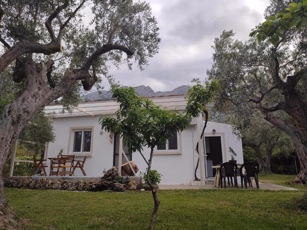 Liostasi Cottage