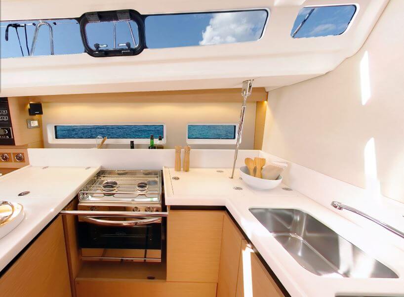 Aeolos Luxury Yacht Charter