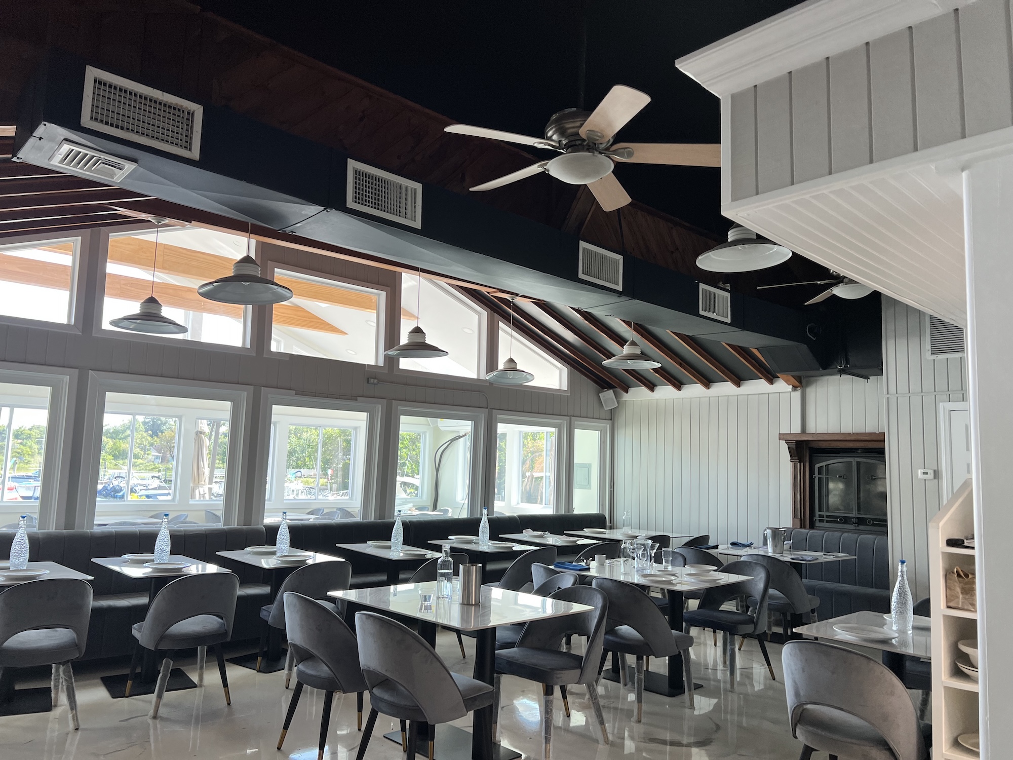 Dining area of Dakota's On The Cove