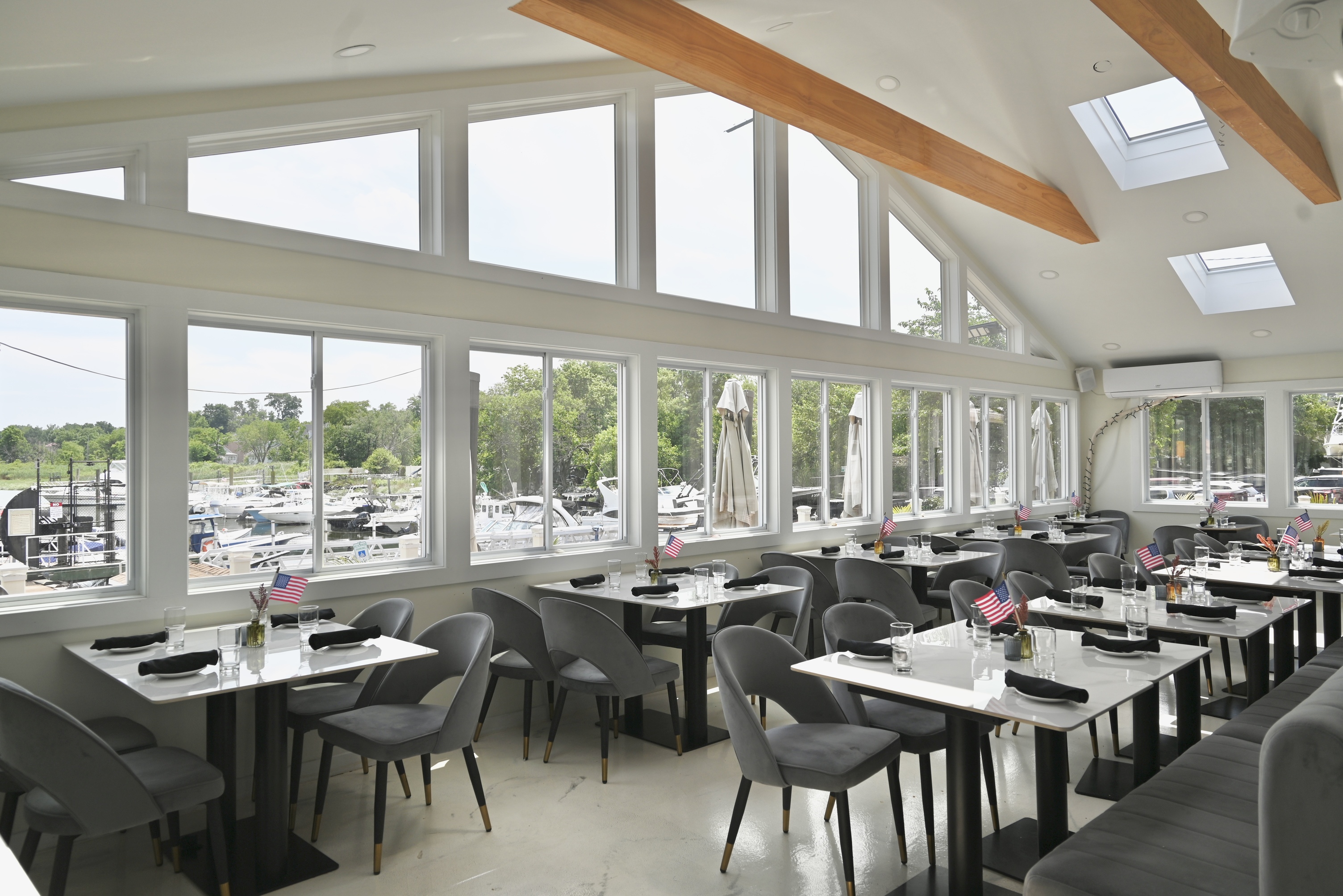 Dining area of Dakota's On The Cove