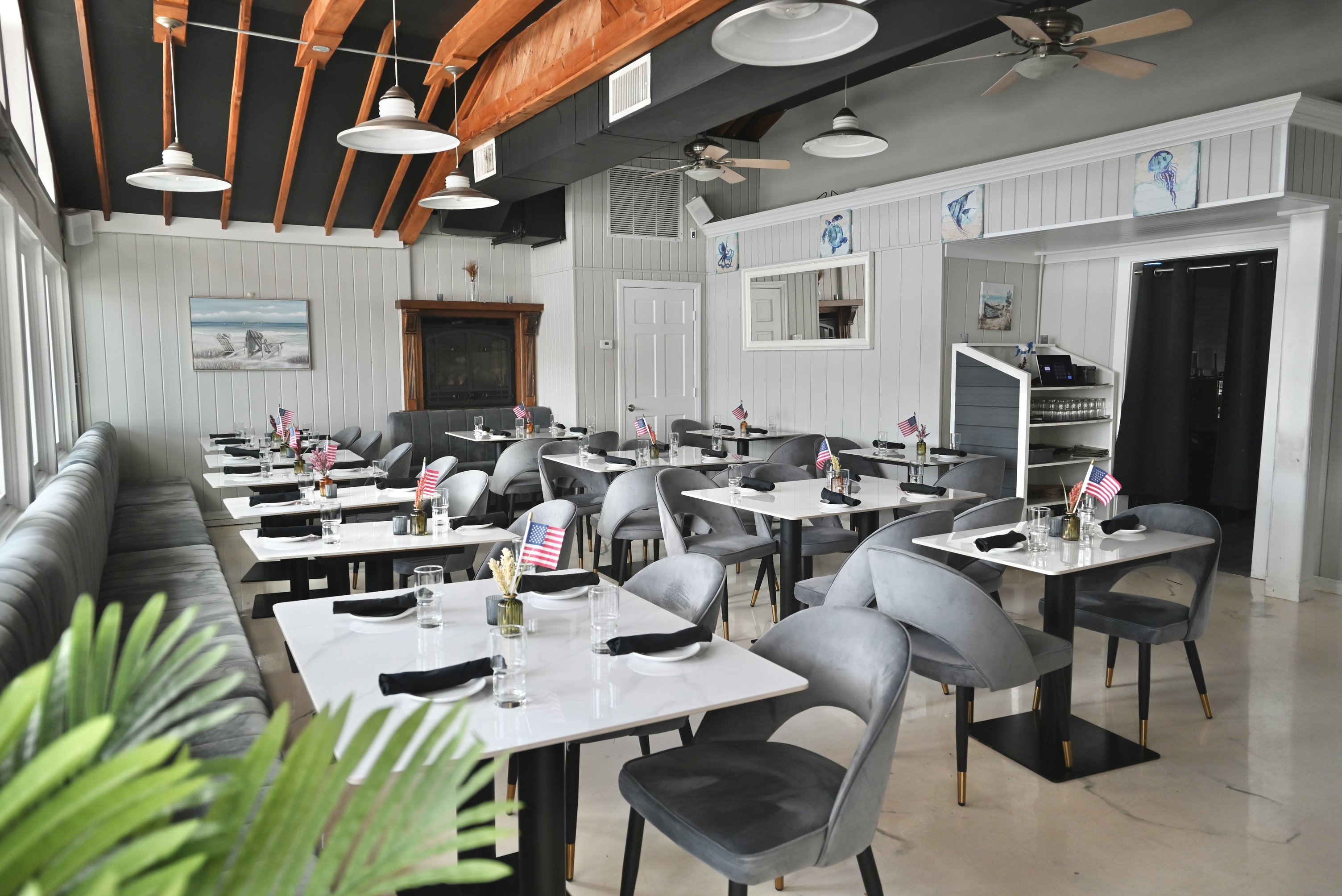Dining area of Dakota's On The Cove
