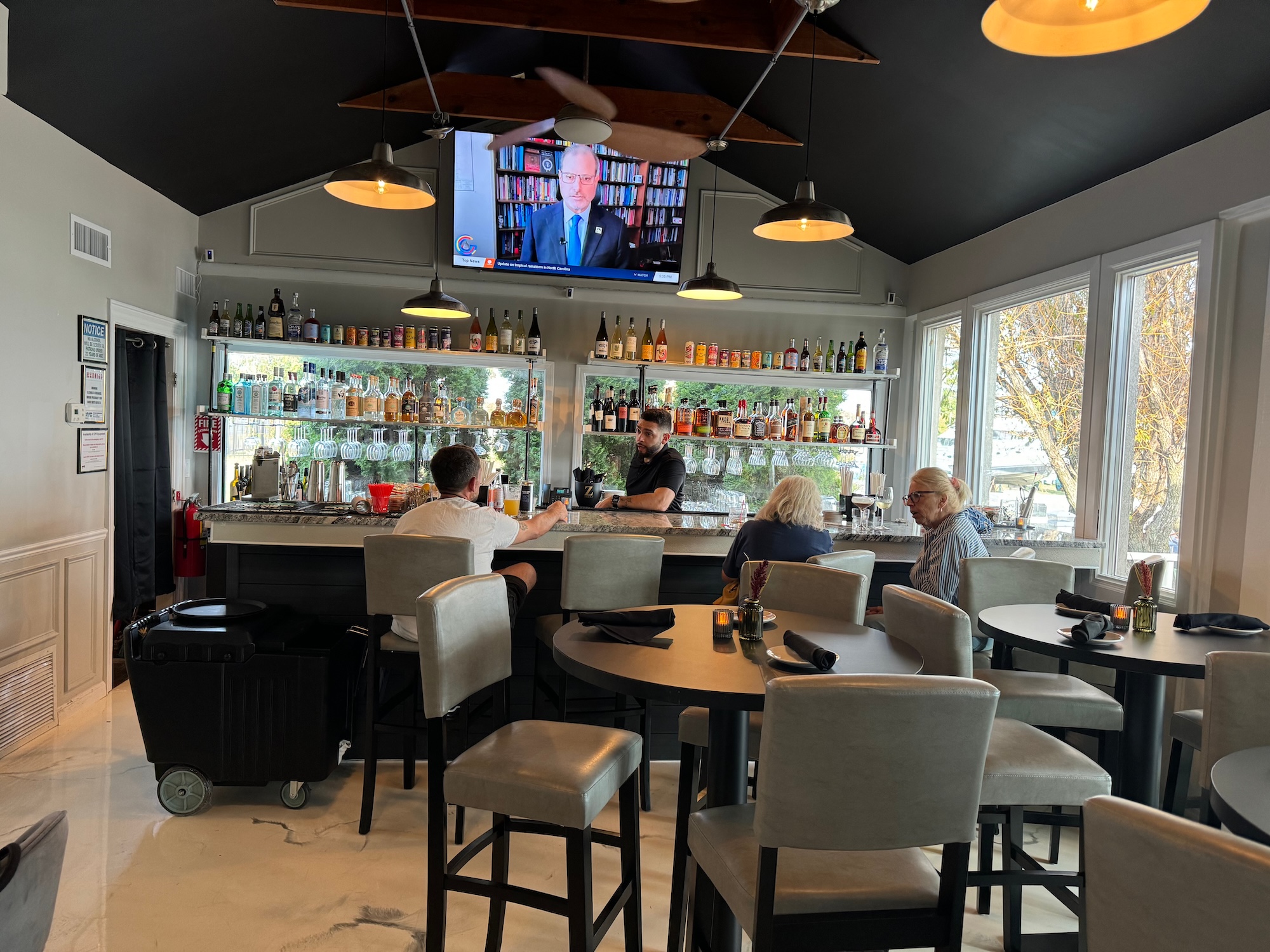 Diners at Dakota's On The Cove