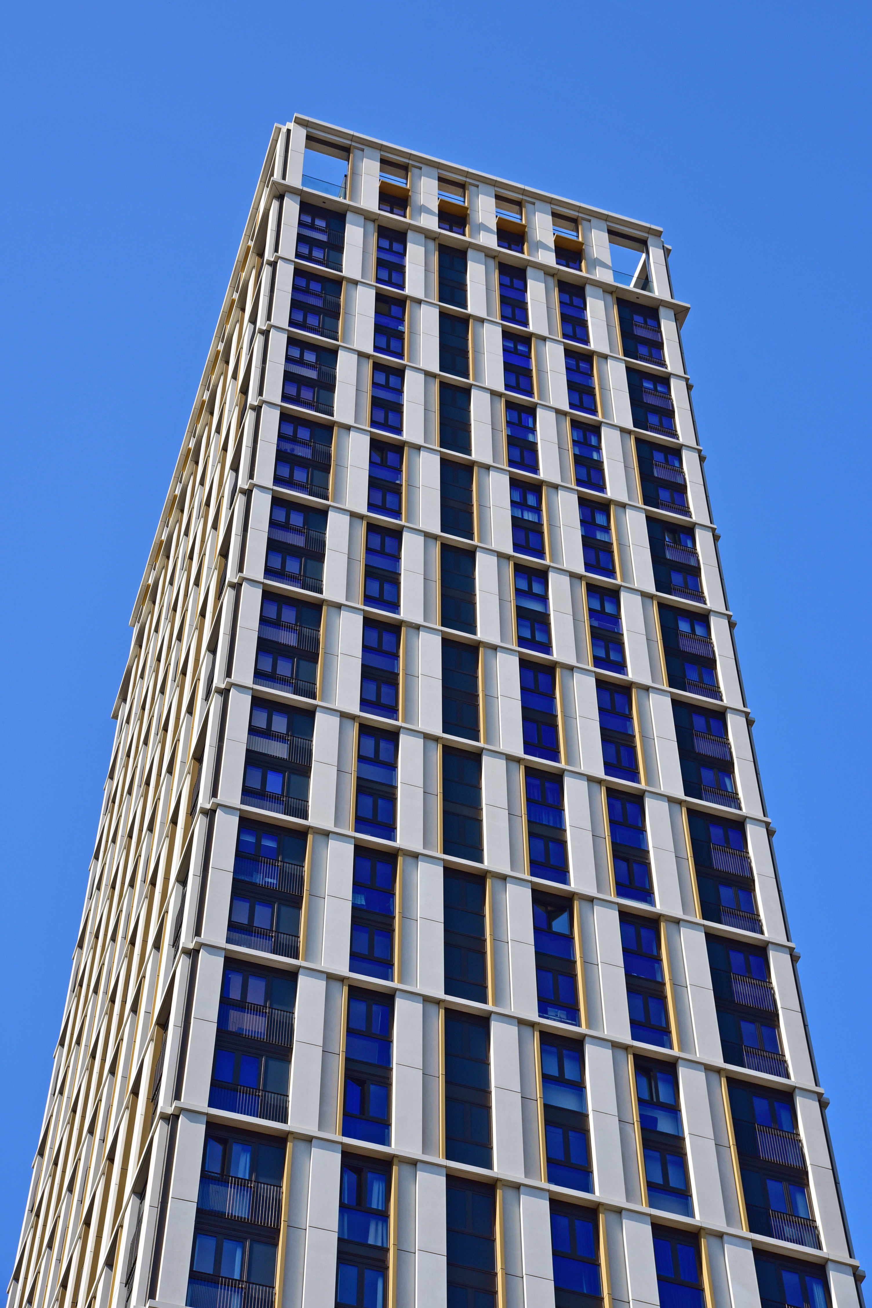 Facade photo Twelve Trees Park London England - BB fiberbeton