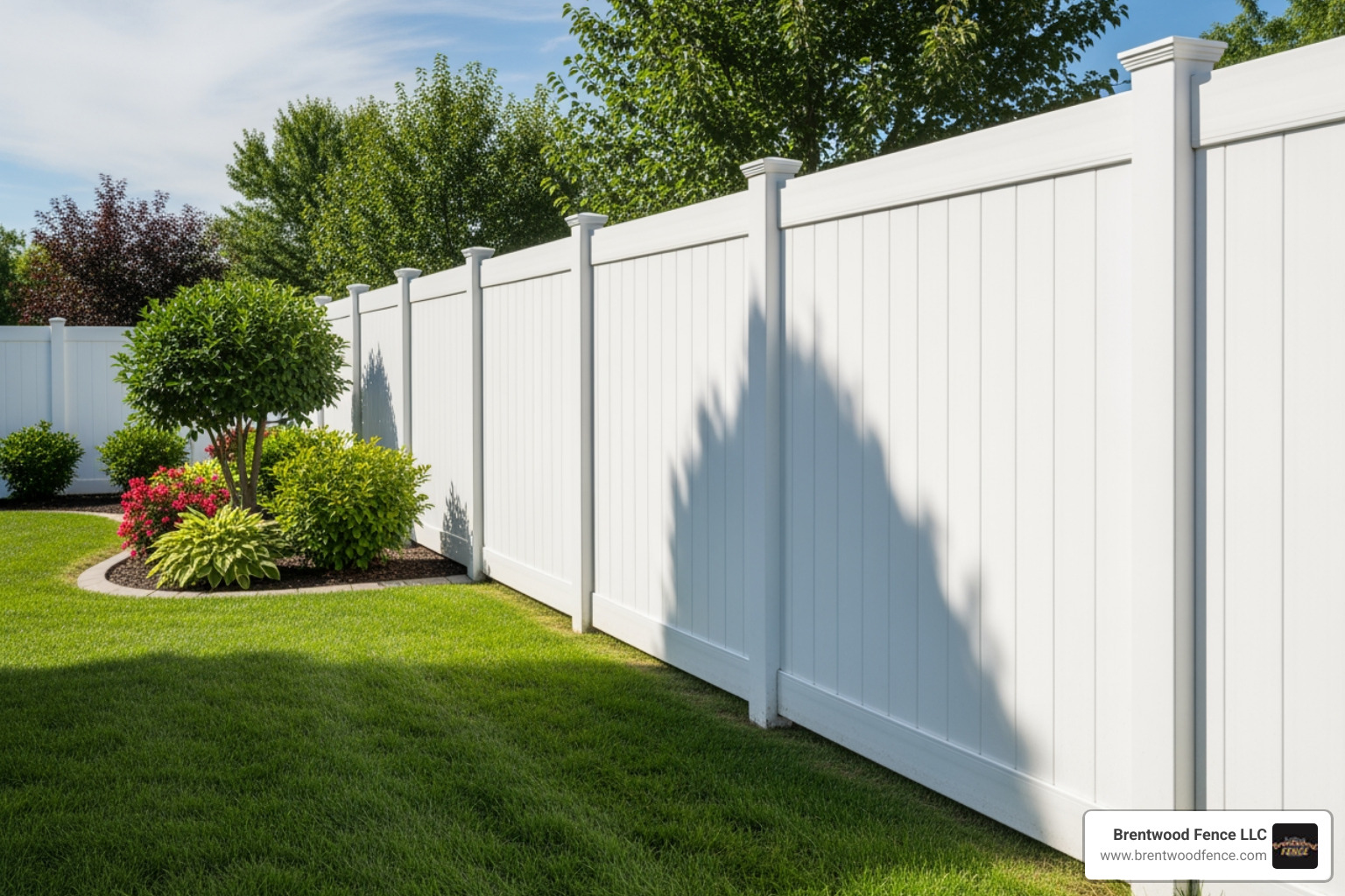 clean white vinyl privacy fence - fence design
