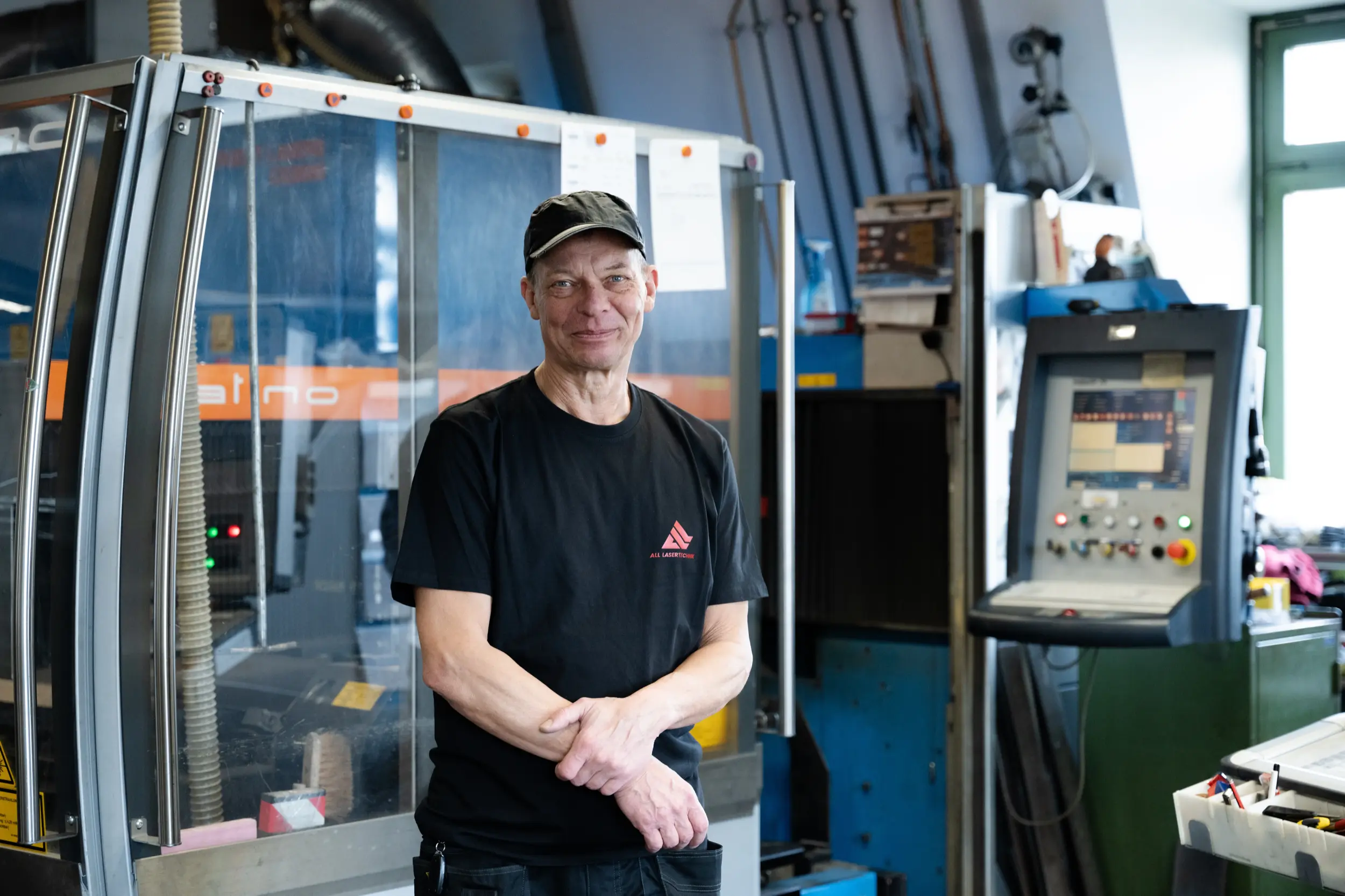 Ein Mitarbeiter von ALL Lasertechnik.