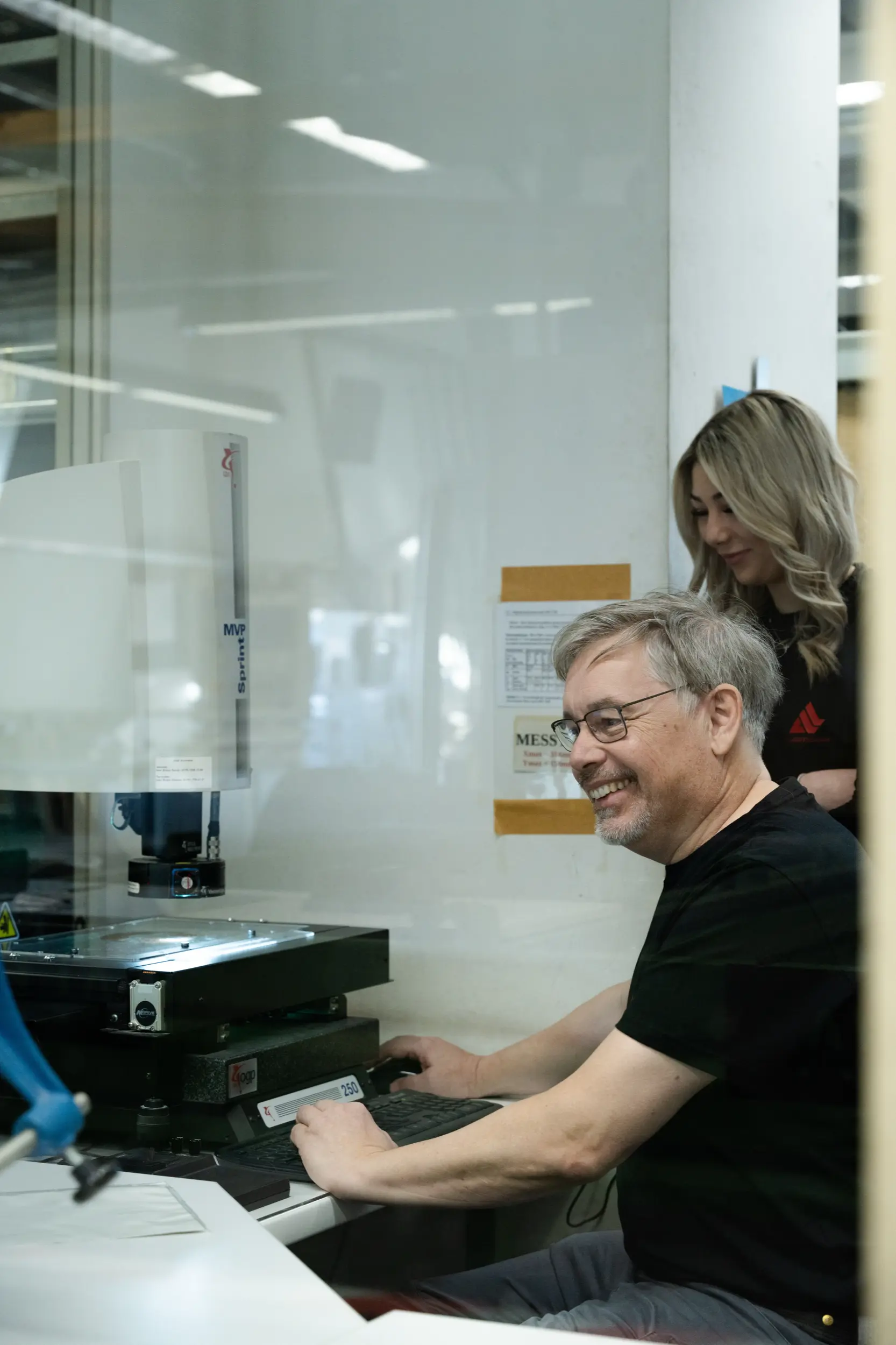 Das Team von ALL Lasertechnik bei der Arbeit.