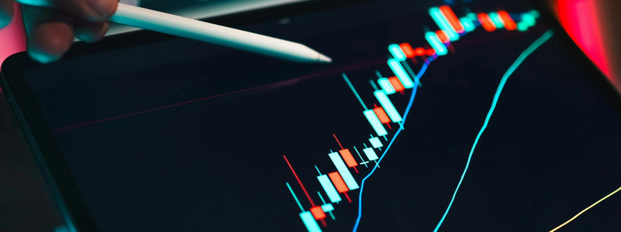 Digital chart showing growth, symbolizing timing for custom theme investment.