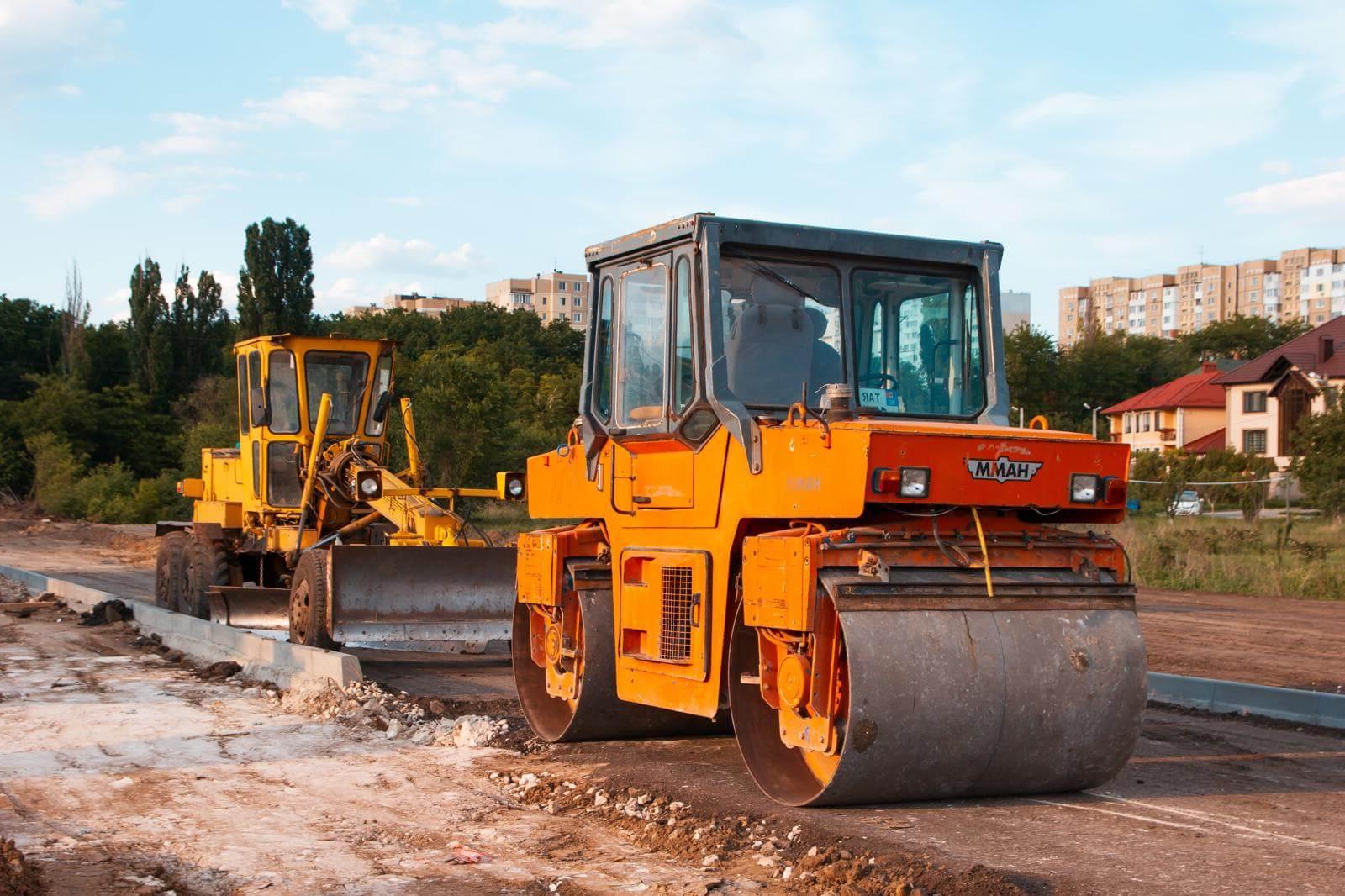 yellow and black heavy equipment