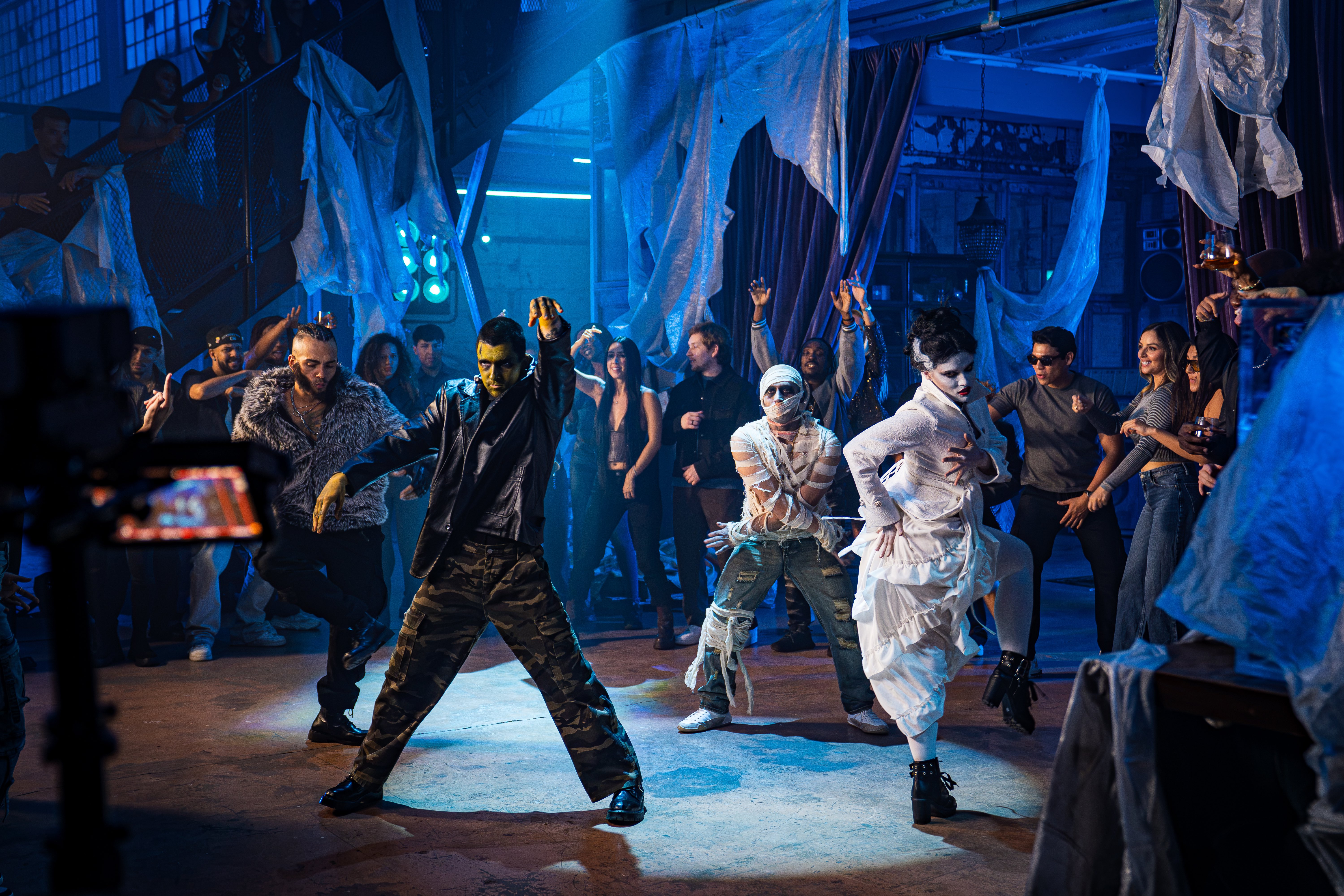 19 CRIMES - UNIVERSAL MONSTERS - Dance Battle!