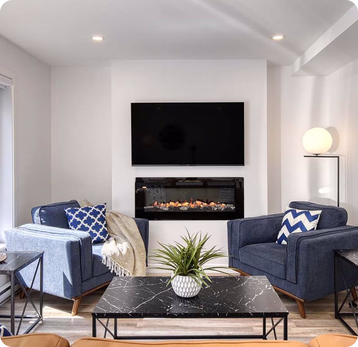 A fully equipped living room