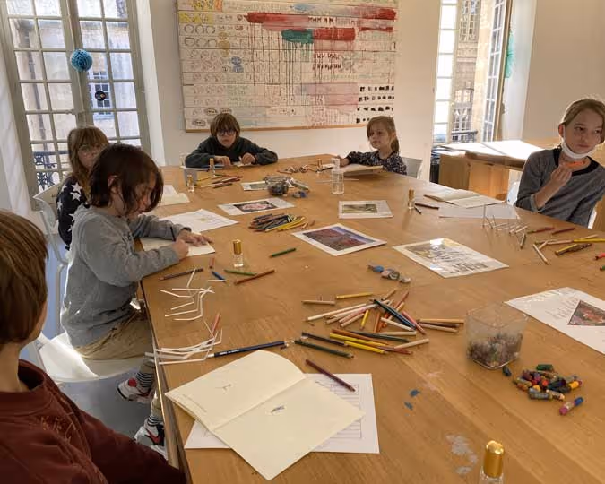Kids in a sensory workshop