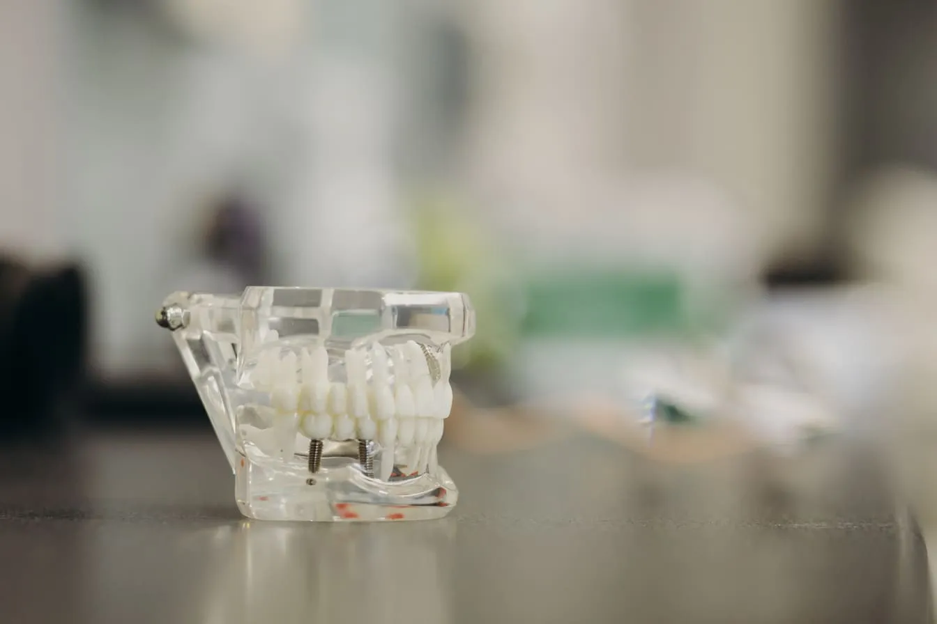 sujka-olsztyn-implanty-natychmiastowe